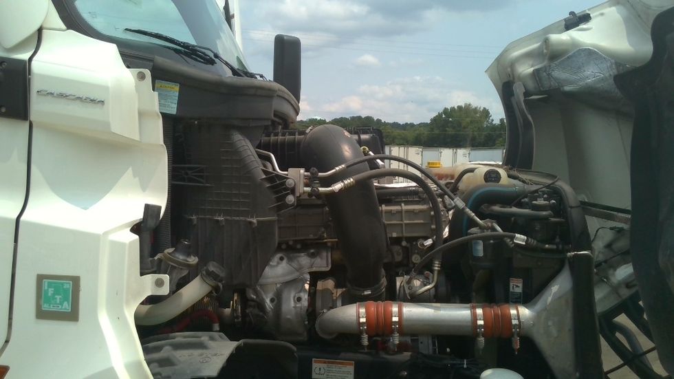 Day Cab Tractor-Heavy Duty Tractors-Freightliner-2022-T12664ST-Birmingham-AL-338,804\n\t\tmiles-$ 71,250 - Image 15