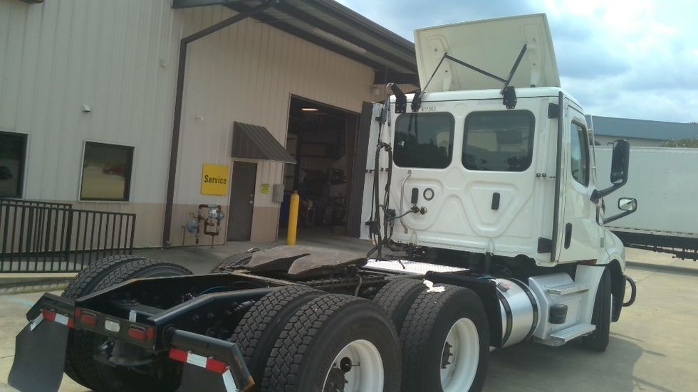 Day Cab Tractor-Heavy Duty Tractors-Freightliner-2022-T12664ST-Birmingham-AL-338,804\n\t\tmiles-$ 71,250 - Image 17