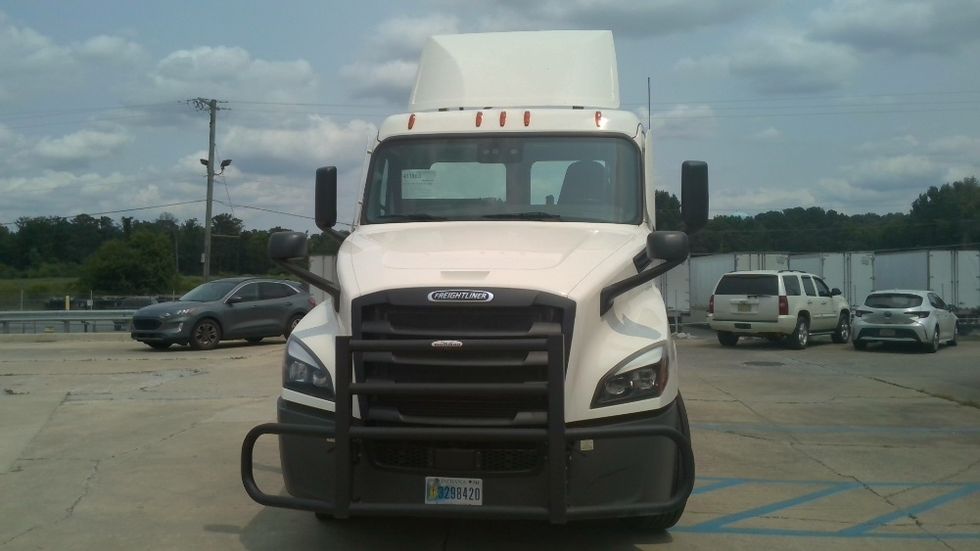 Day Cab Tractor-Heavy Duty Tractors-Freightliner-2022-T12664ST-Birmingham-AL-338,804\n\t\tmiles-$ 71,250 - Image 2