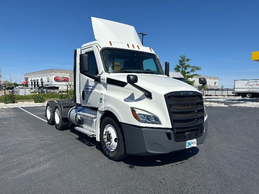 Day Cab Tractor-Heavy Duty Tractors-Freightliner-2022-T12664ST-Boise-ID-237,114\n\t\tmiles-$ 76,750 - Image 1