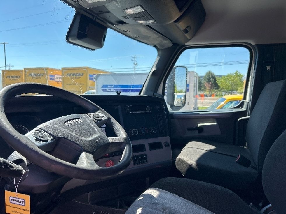 Day Cab Tractor-Heavy Duty Tractors-Freightliner-2022-T12664ST-Boise-ID-237,114\n\t\tmiles-$ 76,750 - Image 10