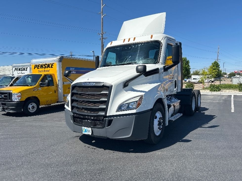 Day Cab Tractor-Heavy Duty Tractors-Freightliner-2022-T12664ST-Boise-ID-237,114\n\t\tmiles-$ 76,750 - Image 3