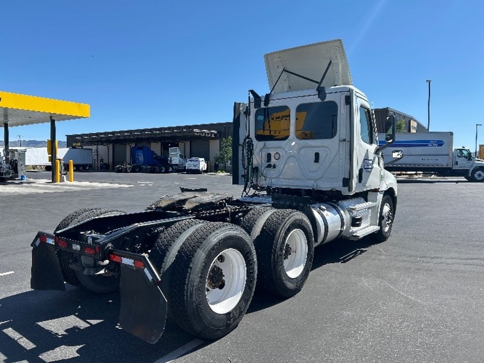 Day Cab Tractor-Heavy Duty Tractors-Freightliner-2022-T12664ST-Boise-ID-237,114\n\t\tmiles-$ 76,750 - Image 7