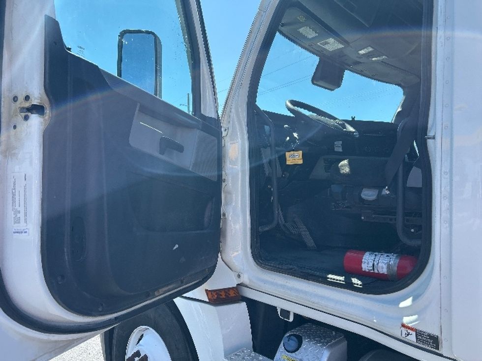 Day Cab Tractor-Heavy Duty Tractors-Freightliner-2022-T12664ST-Boise-ID-237,114\n\t\tmiles-$ 76,750 - Image 9