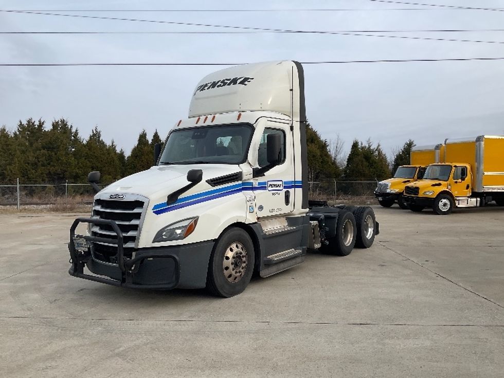 Day Cab Tractor-Heavy Duty Tractors-Freightliner-2022-T12664ST-Bowling Green-KY-407,783\n\t\tmiles-$ 63,250 - Image 3