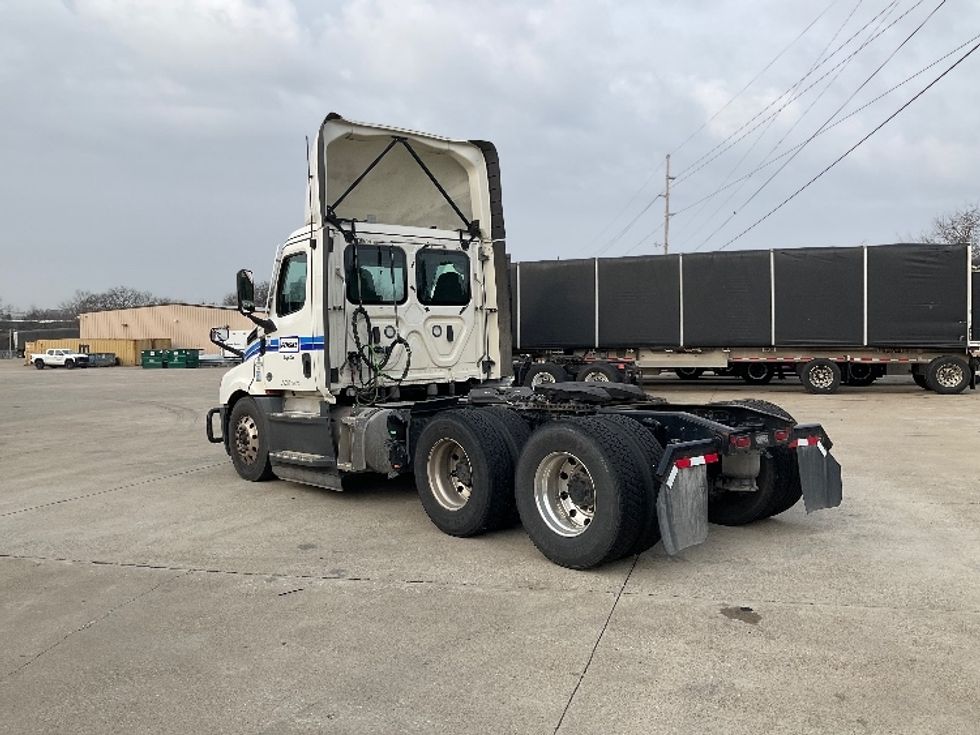 Day Cab Tractor-Heavy Duty Tractors-Freightliner-2022-T12664ST-Bowling Green-KY-407,783\n\t\tmiles-$ 63,250 - Image 5