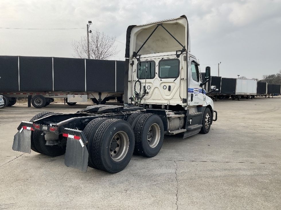 Day Cab Tractor-Heavy Duty Tractors-Freightliner-2022-T12664ST-Bowling Green-KY-407,783\n\t\tmiles-$ 63,250 - Image 7