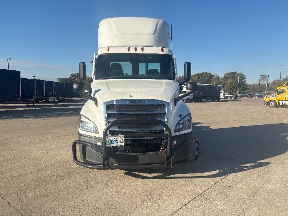 Day Cab Tractor-Heavy Duty Tractors-Freightliner-2022-T12664ST-Bowling Green-KY-598,609\n\t\tmiles-$ 38,500 - Image 2