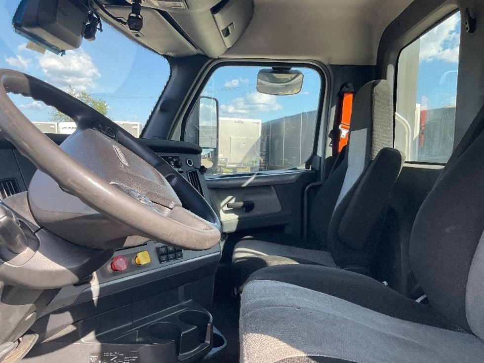 Day Cab Tractor-Heavy Duty Tractors-Freightliner-2022-T12664ST-Bowling Green-KY-620,433\n\t\tmiles-$ 35,750 - Image 10