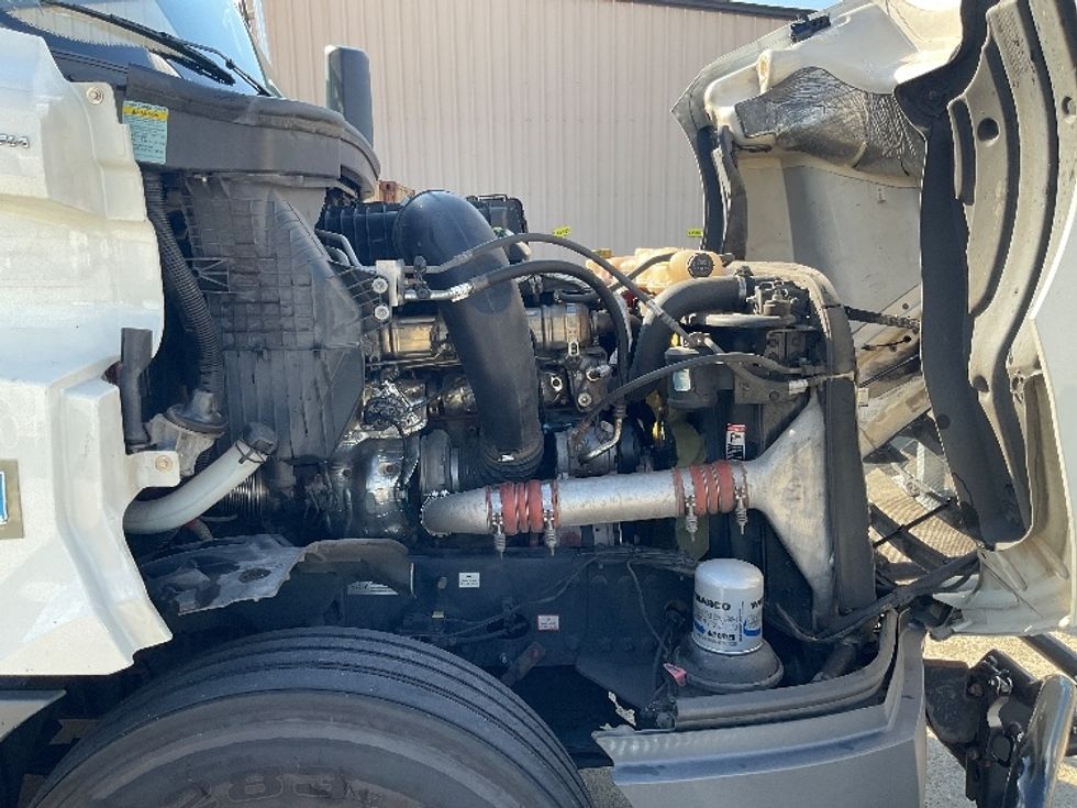 Day Cab Tractor-Heavy Duty Tractors-Freightliner-2022-T12664ST-Bowling Green-KY-620,433\n\t\tmiles-$ 35,750 - Image 15