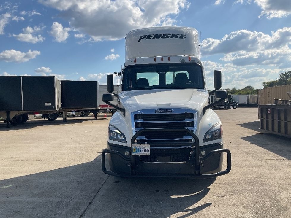Day Cab Tractor-Heavy Duty Tractors-Freightliner-2022-T12664ST-Bowling Green-KY-620,433\n\t\tmiles-$ 35,750 - Image 2