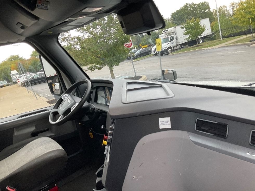 Day Cab Tractor-Heavy Duty Tractors-Freightliner-2022-T12664ST-Buffalo-NY-491,031\n\t\tmiles-$ 44,750 - Image 13