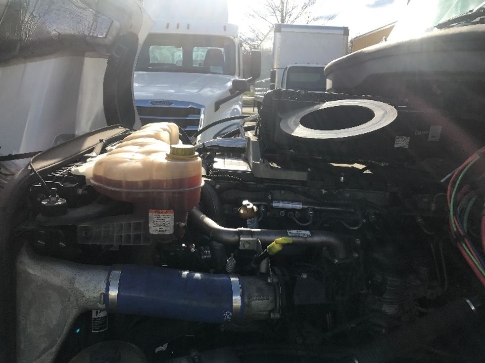 Day Cab Tractor-Heavy Duty Tractors-Freightliner-2022-T12664ST-Burlington-NJ-223,390\n\t\tmiles-$ 77,750 - Image 16