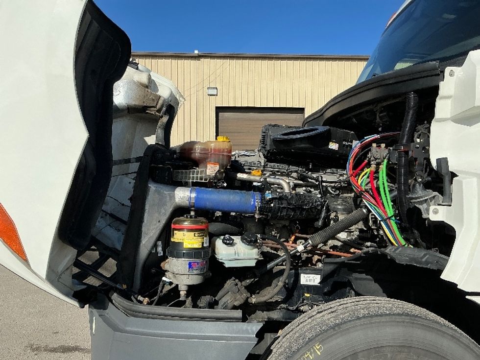 Day Cab Tractor-Heavy Duty Tractors-Freightliner-2022-T12664ST-Calgary-AB-435,969\n\t\tkm-$ 93,250 - Image 16