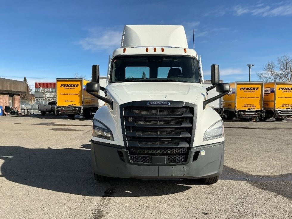 Day Cab Tractor-Heavy Duty Tractors-Freightliner-2022-T12664ST-Calgary-AB-435,969\n\t\tkm-$ 93,250 - Image 2