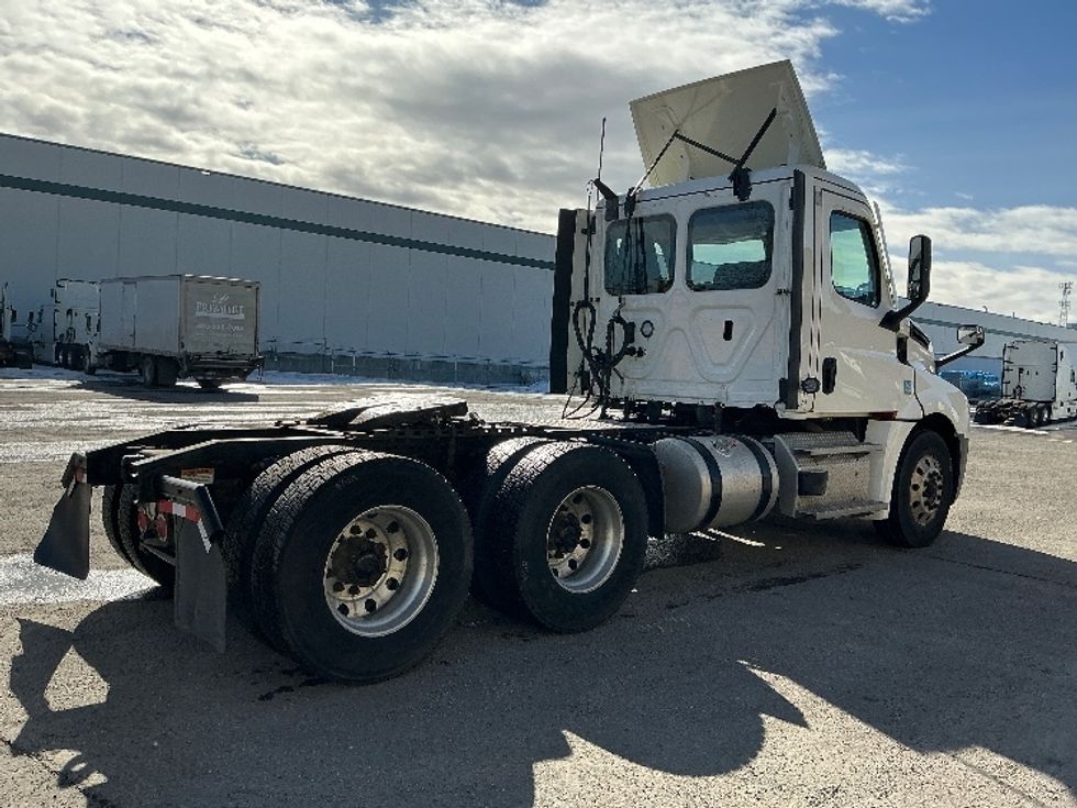 Day Cab Tractor-Heavy Duty Tractors-Freightliner-2022-T12664ST-Calgary-AB-435,969\n\t\tkm-$ 93,250 - Image 7