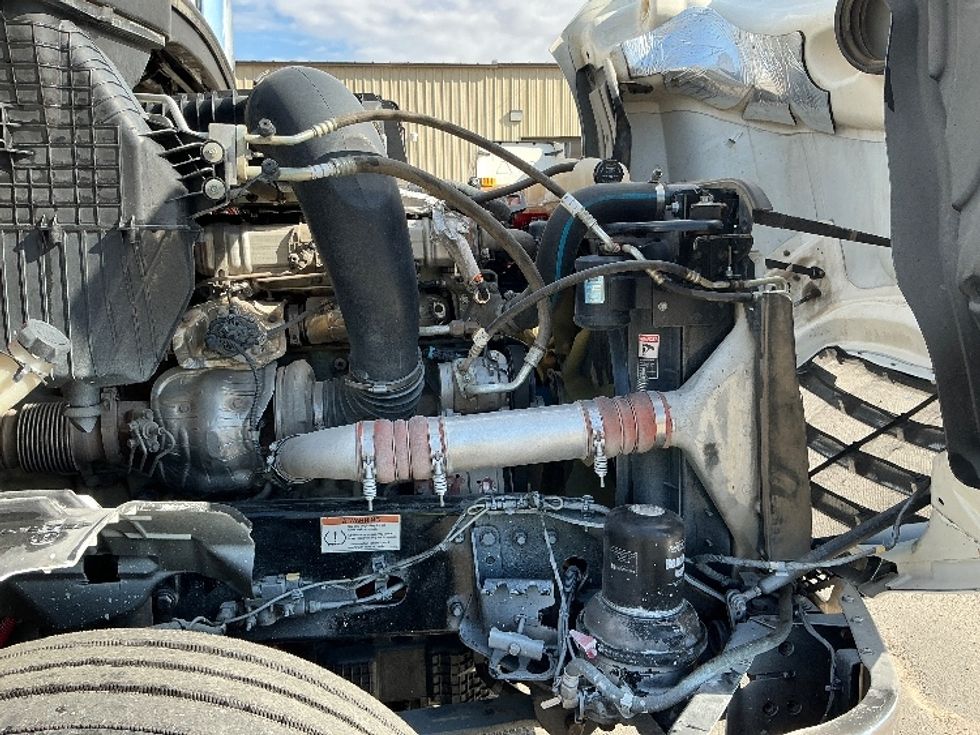 Day Cab Tractor-Heavy Duty Tractors-Freightliner-2022-T12664ST-Calgary-AB-803,077\n\t\tkm-$ 72,500 - Image 15
