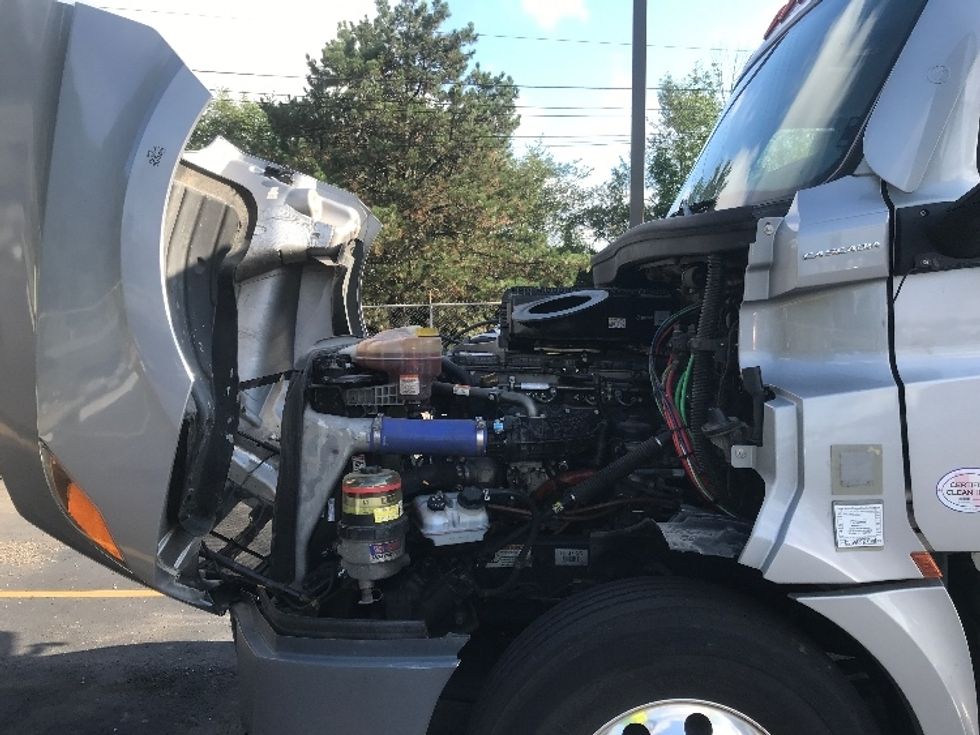 Day Cab Tractor-Heavy Duty Tractors-Freightliner-2022-T12664ST-Canton-OH-418,040\n\t\tmiles-$ 61,250 - Image 16