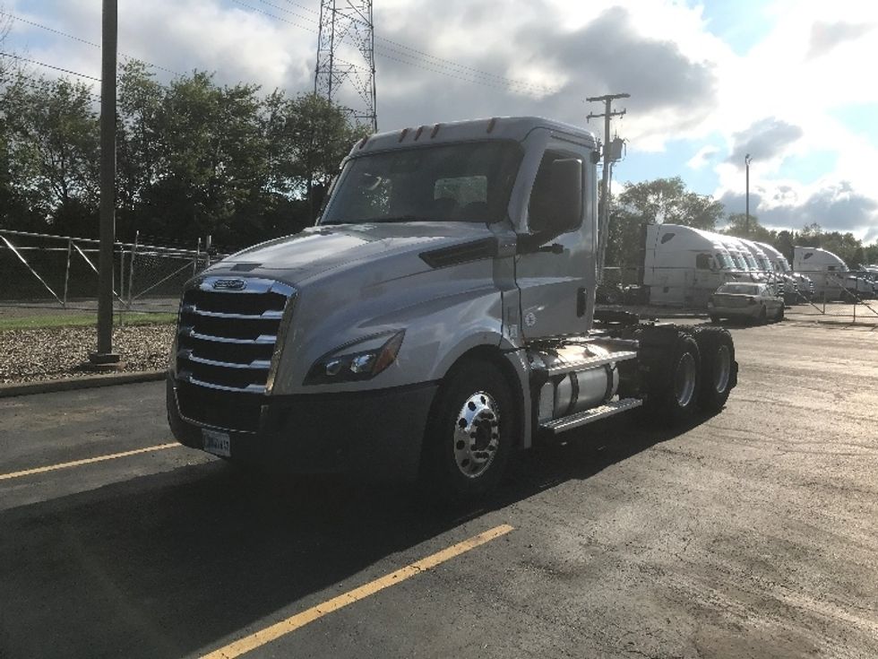 Day Cab Tractor-Heavy Duty Tractors-Freightliner-2022-T12664ST-Canton-OH-418,040\n\t\tmiles-$ 61,250 - Image 3