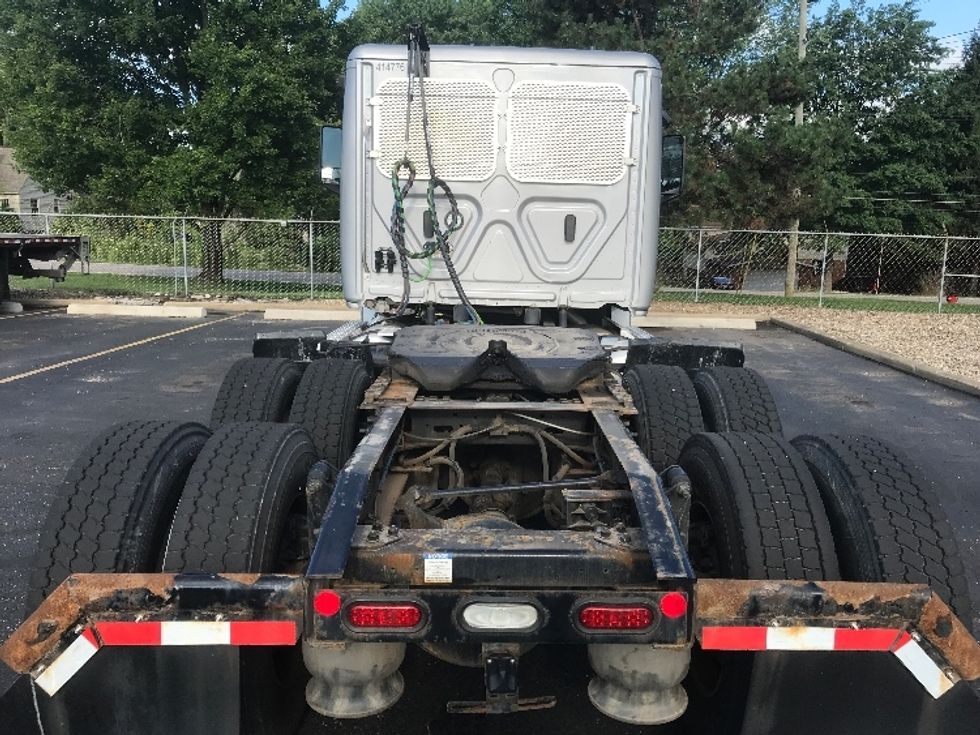 Day Cab Tractor-Heavy Duty Tractors-Freightliner-2022-T12664ST-Canton-OH-418,040\n\t\tmiles-$ 61,250 - Image 6