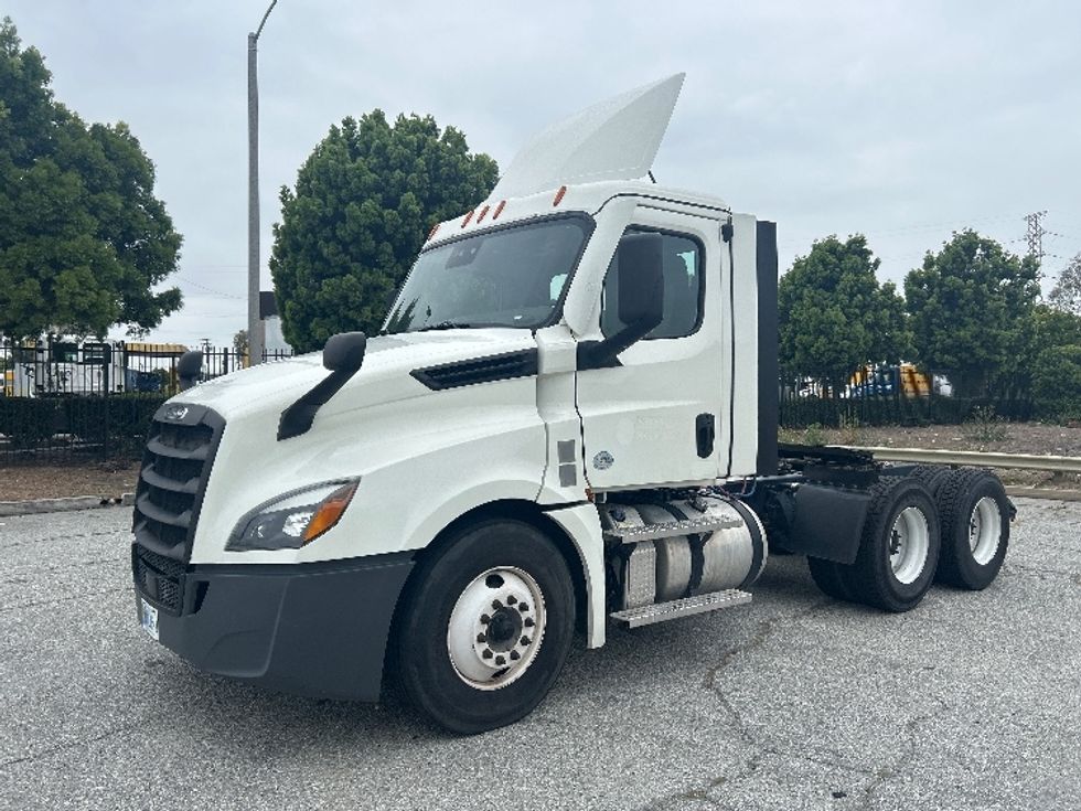 Day Cab Tractor-Heavy Duty Tractors-Freightliner-2022-T12664ST-Carson-CA-478,564\n\t\tmiles-$ 57,500 - Image 3