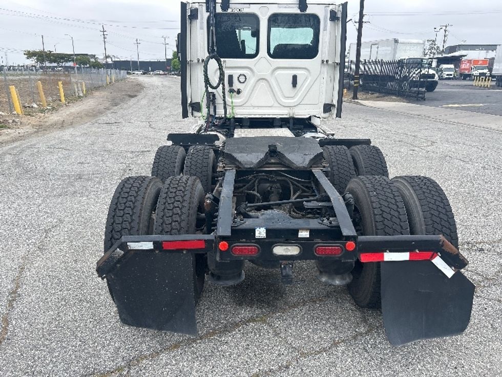 Day Cab Tractor-Heavy Duty Tractors-Freightliner-2022-T12664ST-Carson-CA-478,564\n\t\tmiles-$ 57,500 - Image 6