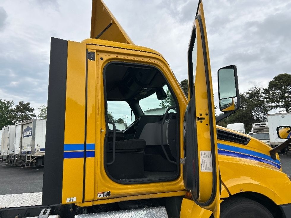 Day Cab Tractor-Heavy Duty Tractors-Freightliner-2022-T12664ST-Charlotte-NC-191,208\n\t\tmiles-$ 79,750 - Image 12