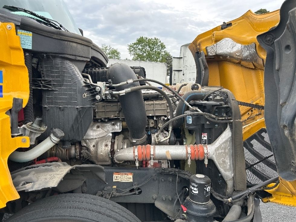 Day Cab Tractor-Heavy Duty Tractors-Freightliner-2022-T12664ST-Charlotte-NC-191,208\n\t\tmiles-$ 79,750 - Image 15