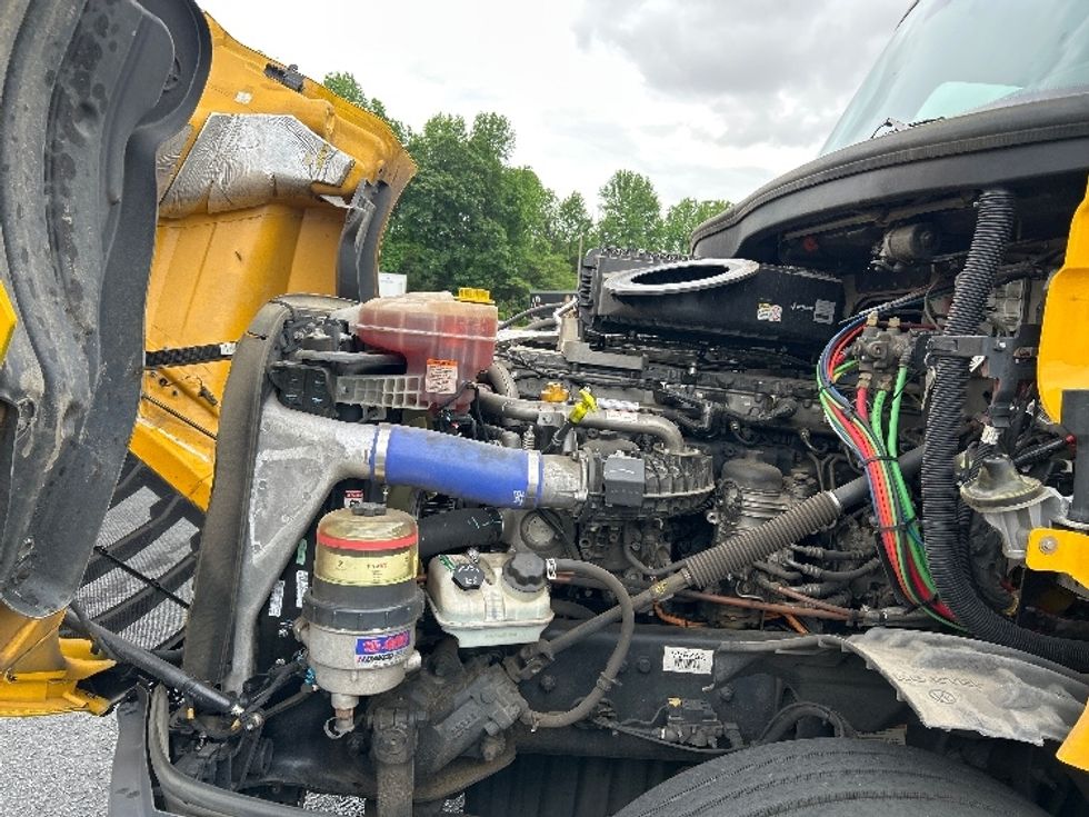 Day Cab Tractor-Heavy Duty Tractors-Freightliner-2022-T12664ST-Charlotte-NC-191,208\n\t\tmiles-$ 79,750 - Image 16