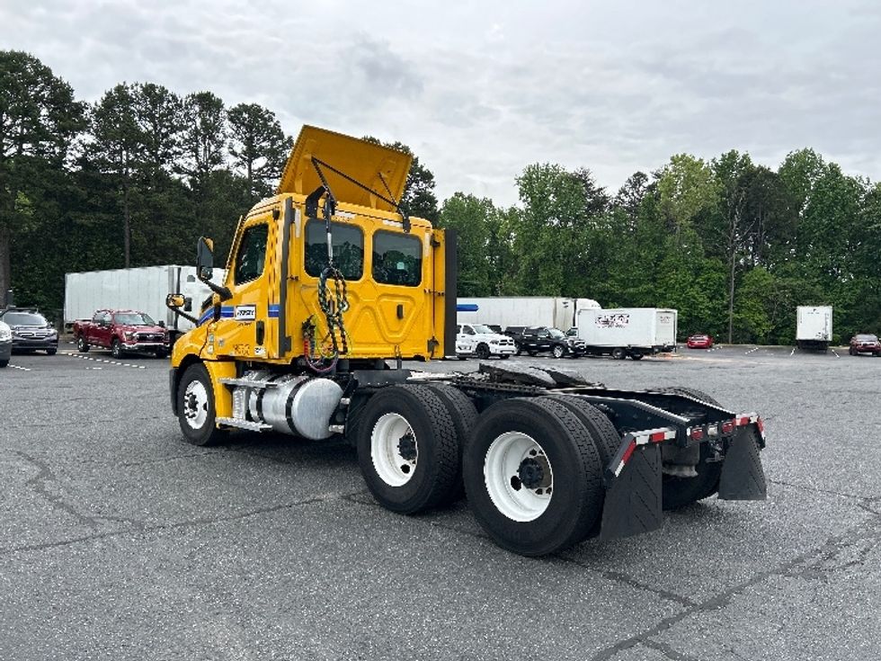 Day Cab Tractor-Heavy Duty Tractors-Freightliner-2022-T12664ST-Charlotte-NC-191,208\n\t\tmiles-$ 79,750 - Image 5