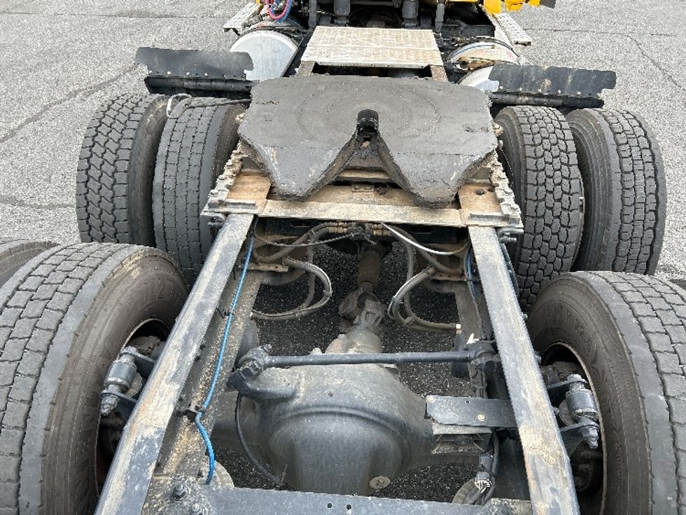 Day Cab Tractor-Heavy Duty Tractors-Freightliner-2022-T12664ST-Charlotte-NC-191,208\n\t\tmiles-$ 79,750 - Image 6