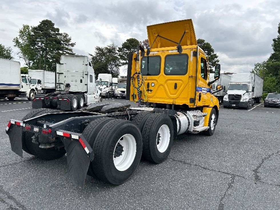 Day Cab Tractor-Heavy Duty Tractors-Freightliner-2022-T12664ST-Charlotte-NC-191,208\n\t\tmiles-$ 79,750 - Image 7