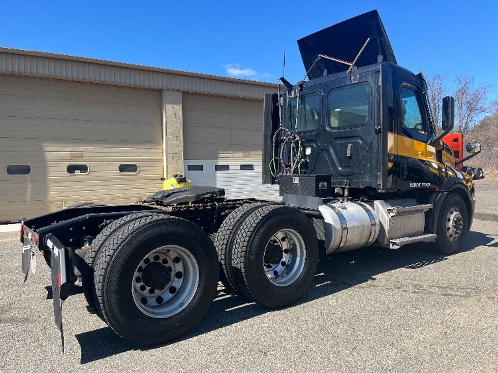 Day Cab Tractor-Heavy Duty Tractors-Freightliner-2022-T12664ST-Chicopee-MA-274,765\n\t\tmiles-$ 63,250 - Image 7