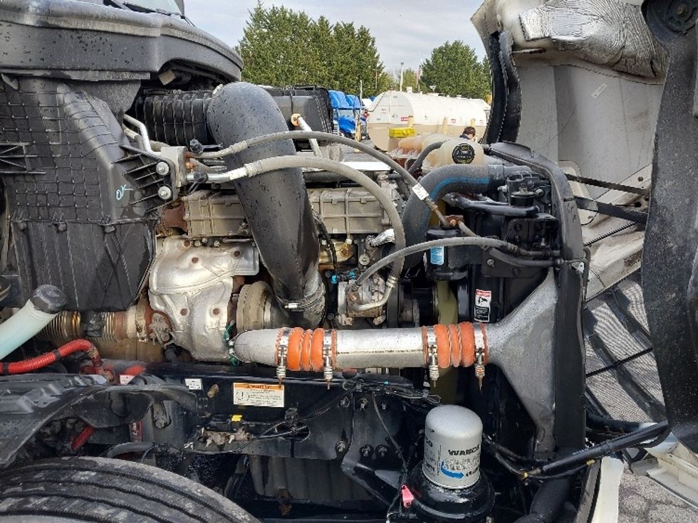 Day Cab Tractor-Heavy Duty Tractors-Freightliner-2022-T12664ST-Cleona-PA-822,821\n\t\tmiles-$ 33,000 - Image 15