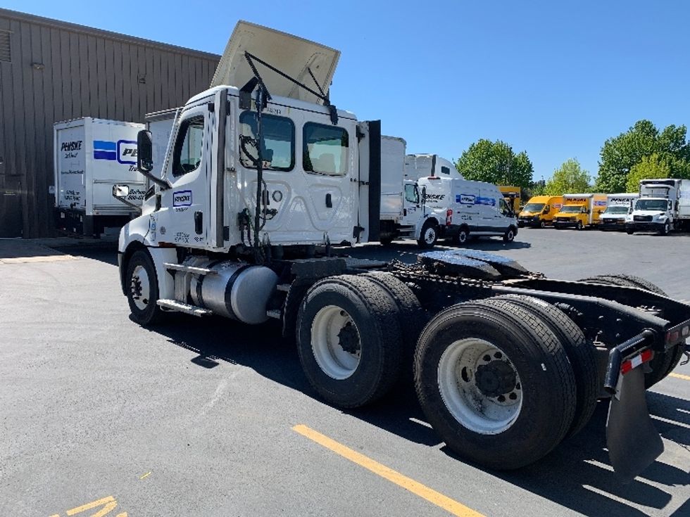 Day Cab Tractor-Heavy Duty Tractors-Freightliner-2022-T12664ST-Coburg-OR-252,373\n\t\tmiles-$ 87,250 - Image 5