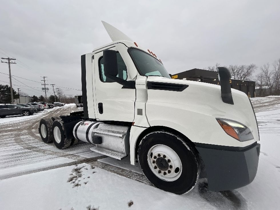Day Cab Tractor-Heavy Duty Tractors-Freightliner-2022-T12664ST-Comstock Park-MI-254,768\n\t\tmiles-$ 71,250 - Image 1