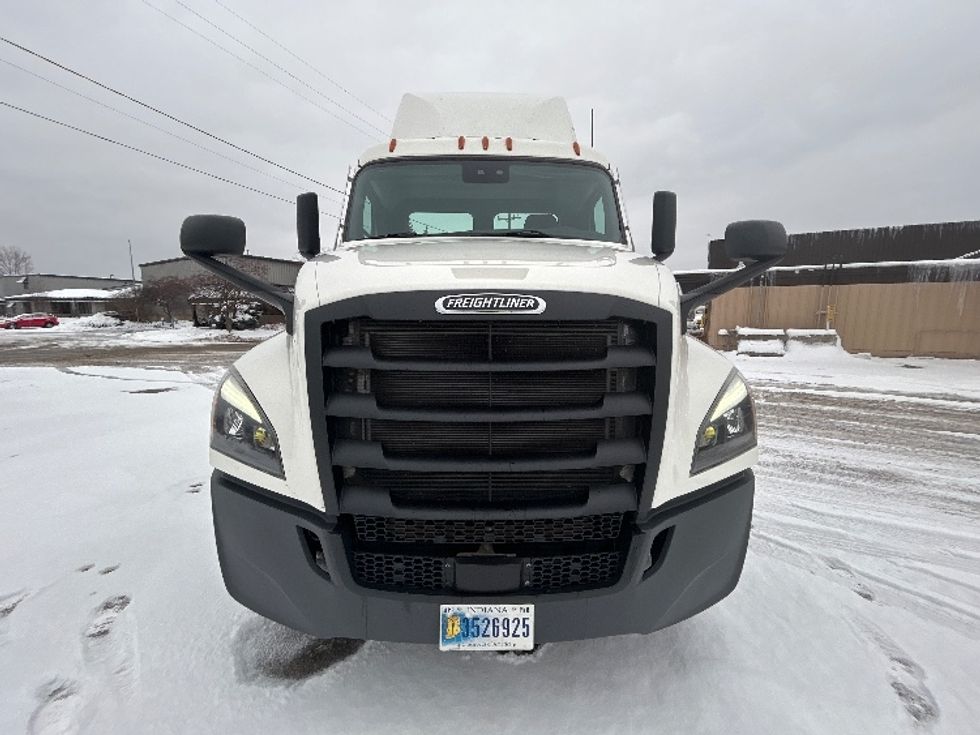 Day Cab Tractor-Heavy Duty Tractors-Freightliner-2022-T12664ST-Comstock Park-MI-254,768\n\t\tmiles-$ 71,250 - Image 2