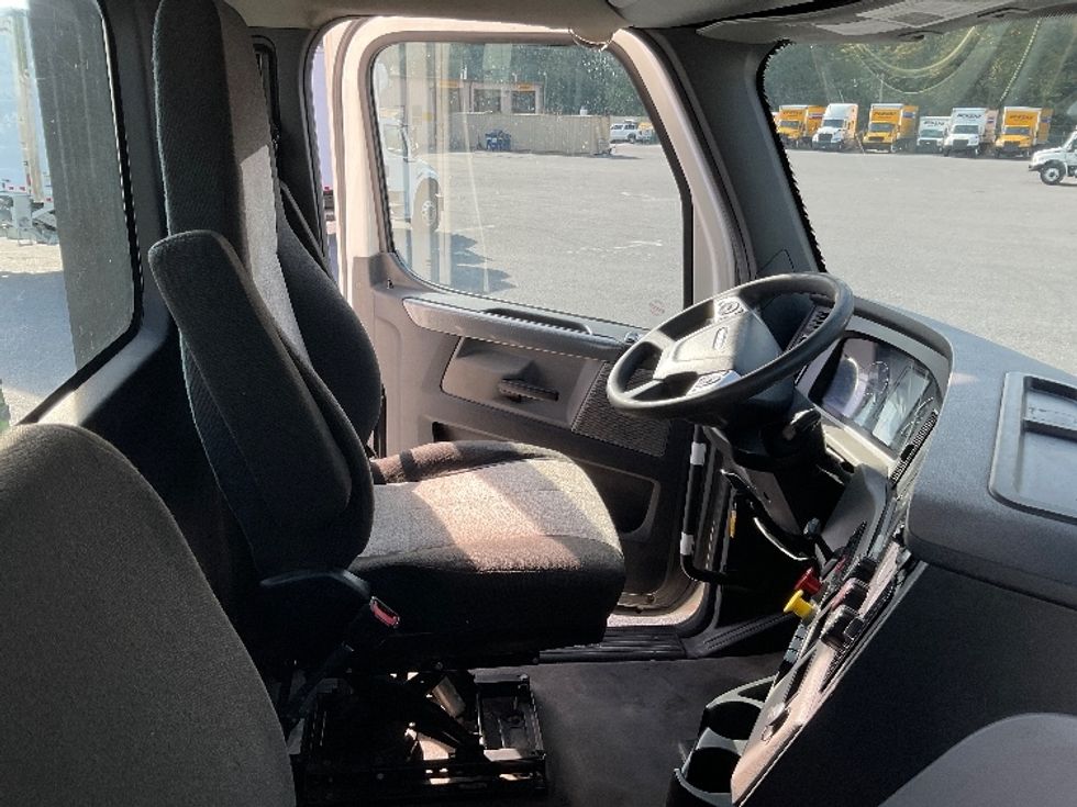 Day Cab Tractor-Heavy Duty Tractors-Freightliner-2022-T12664ST-Dayton-NJ-727,495\n\t\tmiles-$ 30,000 - Image 14
