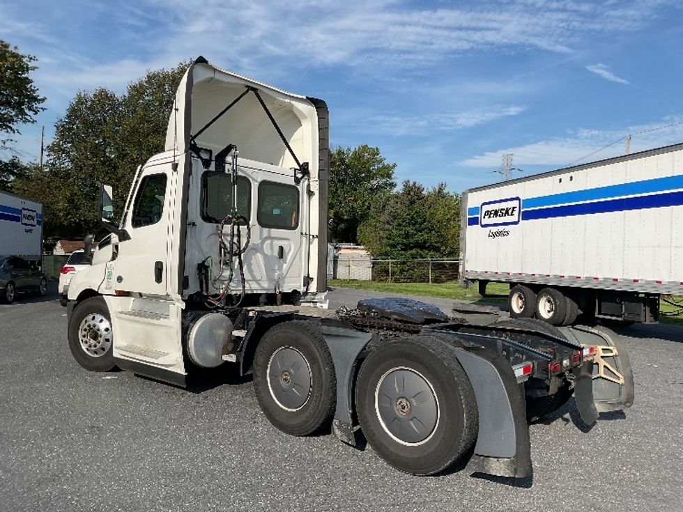 Day Cab Tractor-Heavy Duty Tractors-Freightliner-2022-T12664ST-Dayton-NJ-727,495\n\t\tmiles-$ 30,000 - Image 5