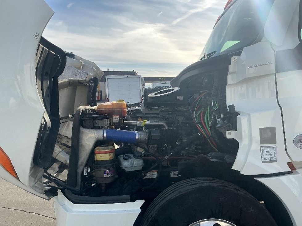 Day Cab Tractor-Heavy Duty Tractors-Freightliner-2022-T12664ST-Dayton-OH-660,628\n\t\tmiles-$ 30,250 - Image 16