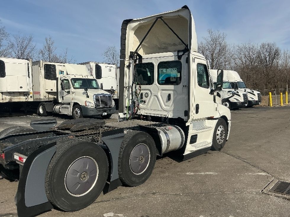 Day Cab Tractor-Heavy Duty Tractors-Freightliner-2022-T12664ST-Dayton-OH-660,628\n\t\tmiles-$ 30,250 - Image 7