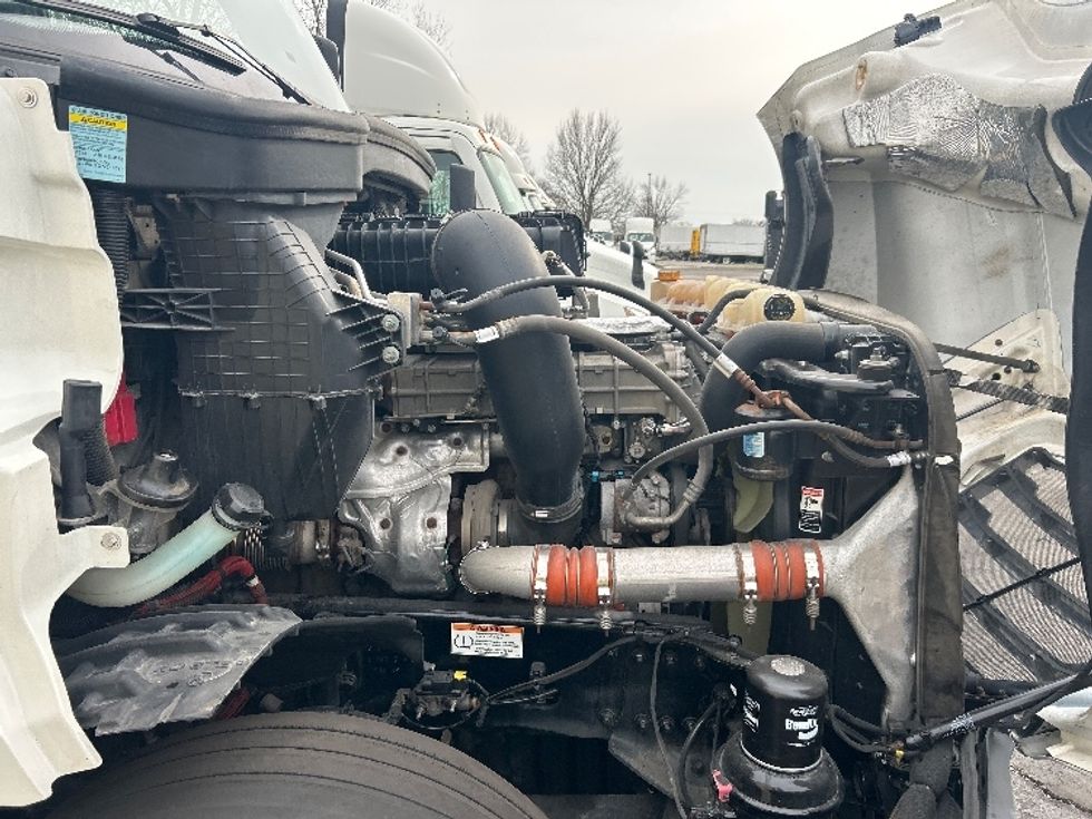 Day Cab Tractor-Heavy Duty Tractors-Freightliner-2022-T12664ST-Dayton-OH-701,680\n\t\tmiles-$ 29,000 - Image 15