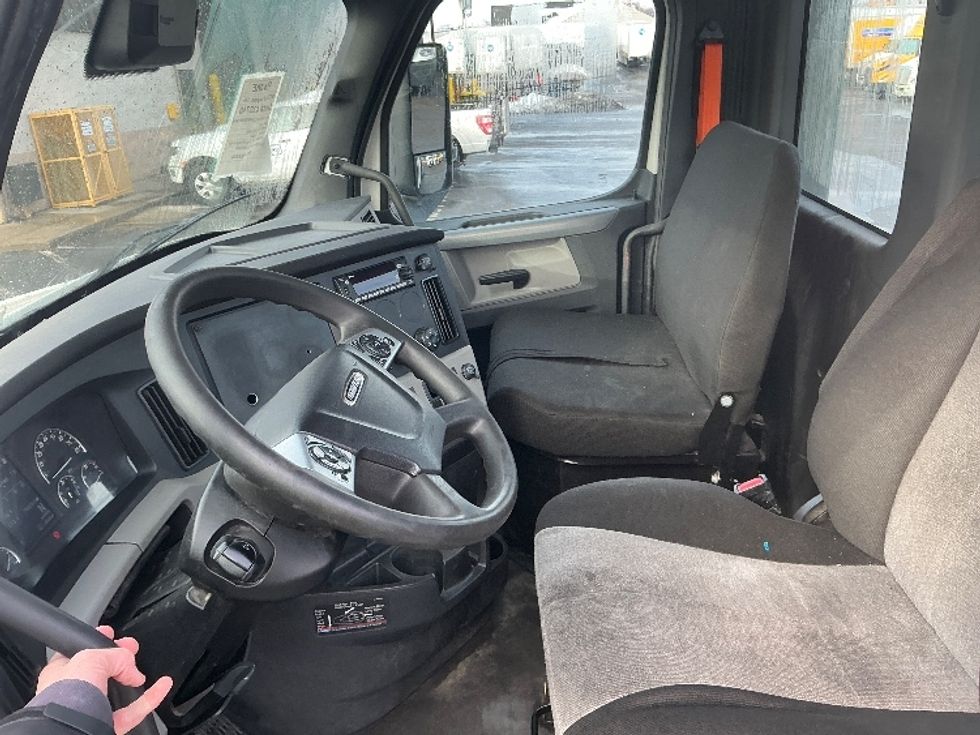 Day Cab Tractor-Heavy Duty Tractors-Freightliner-2022-T12664ST-Dayton-OH-703,217\n\t\tmiles-$ 29,000 - Image 10