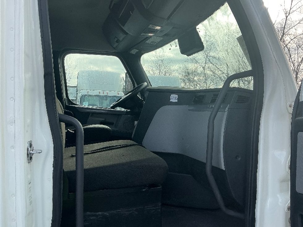 Day Cab Tractor-Heavy Duty Tractors-Freightliner-2022-T12664ST-Dayton-OH-703,217\n\t\tmiles-$ 29,000 - Image 12