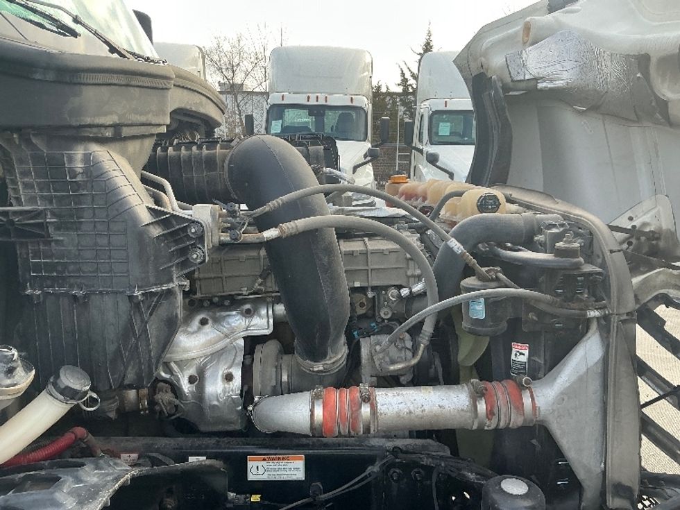 Day Cab Tractor-Heavy Duty Tractors-Freightliner-2022-T12664ST-Dayton-OH-703,217\n\t\tmiles-$ 29,000 - Image 15