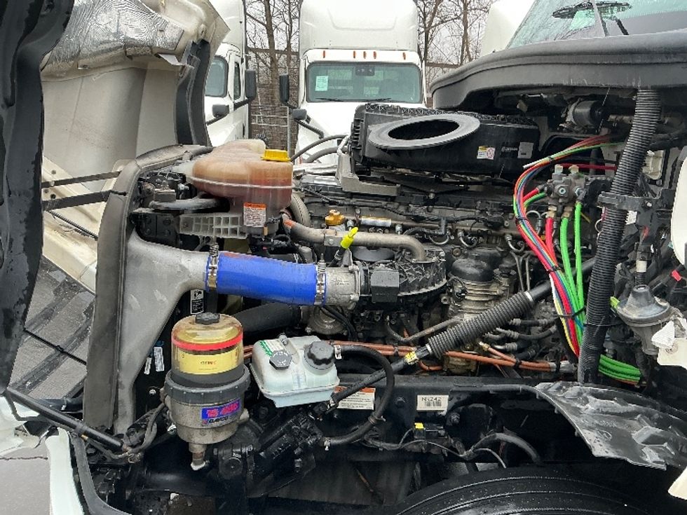 Day Cab Tractor-Heavy Duty Tractors-Freightliner-2022-T12664ST-Dayton-OH-761,886\n\t\tmiles-$ 29,000 - Image 16