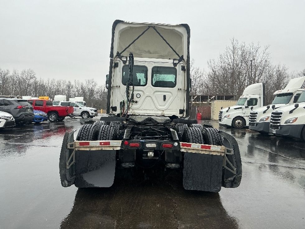 Day Cab Tractor-Heavy Duty Tractors-Freightliner-2022-T12664ST-Dayton-OH-761,886\n\t\tmiles-$ 29,000 - Image 6