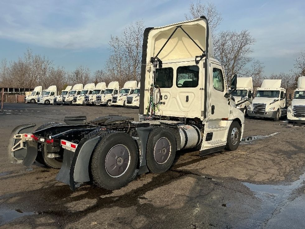 Day Cab Tractor-Heavy Duty Tractors-Freightliner-2022-T12664ST-Dayton-OH-803,732\n\t\tmiles-$ 29,000 - Image 7