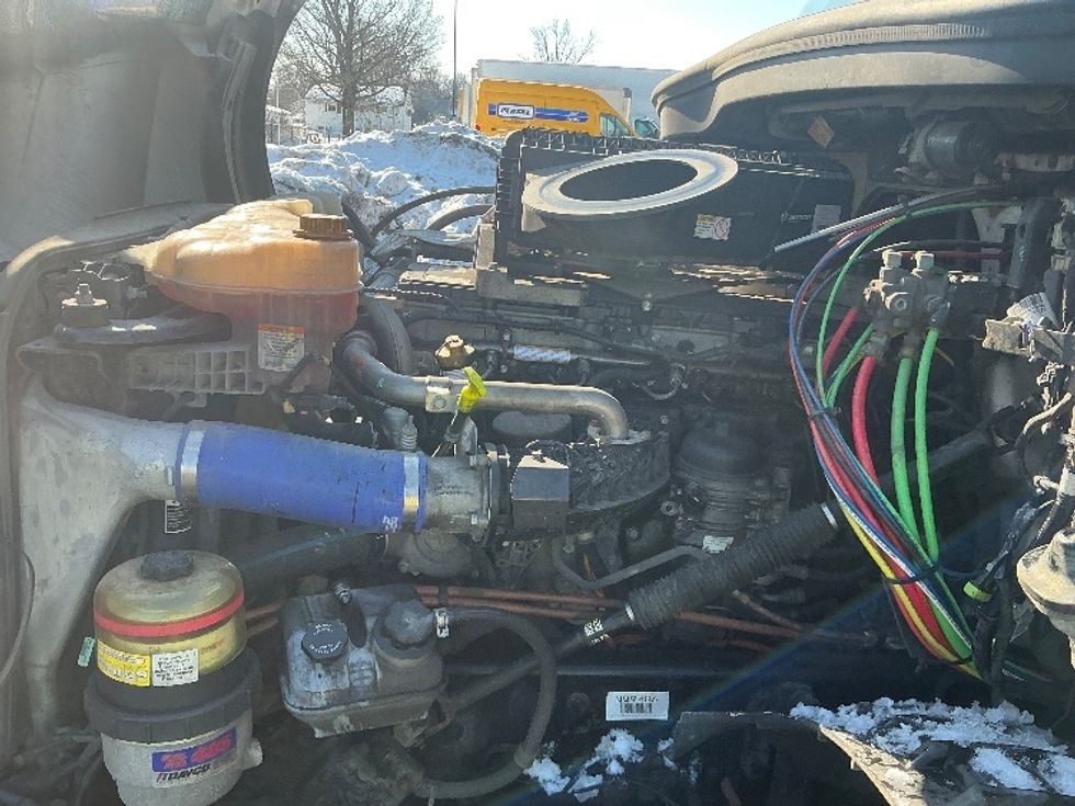 Day Cab Tractor-Heavy Duty Tractors-Freightliner-2022-T12664ST-Dayton-OH-805,857\n\t\tmiles-$ 29,000 - Image 16