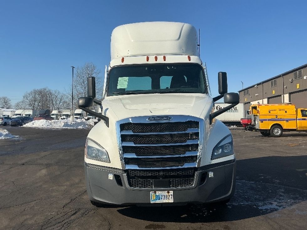Day Cab Tractor-Heavy Duty Tractors-Freightliner-2022-T12664ST-Dayton-OH-805,857\n\t\tmiles-$ 29,000 - Image 2